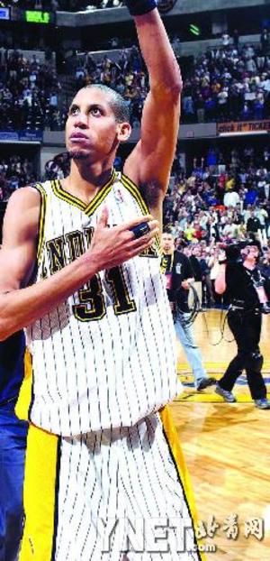 库里赞扬巴 库里赞扬巴